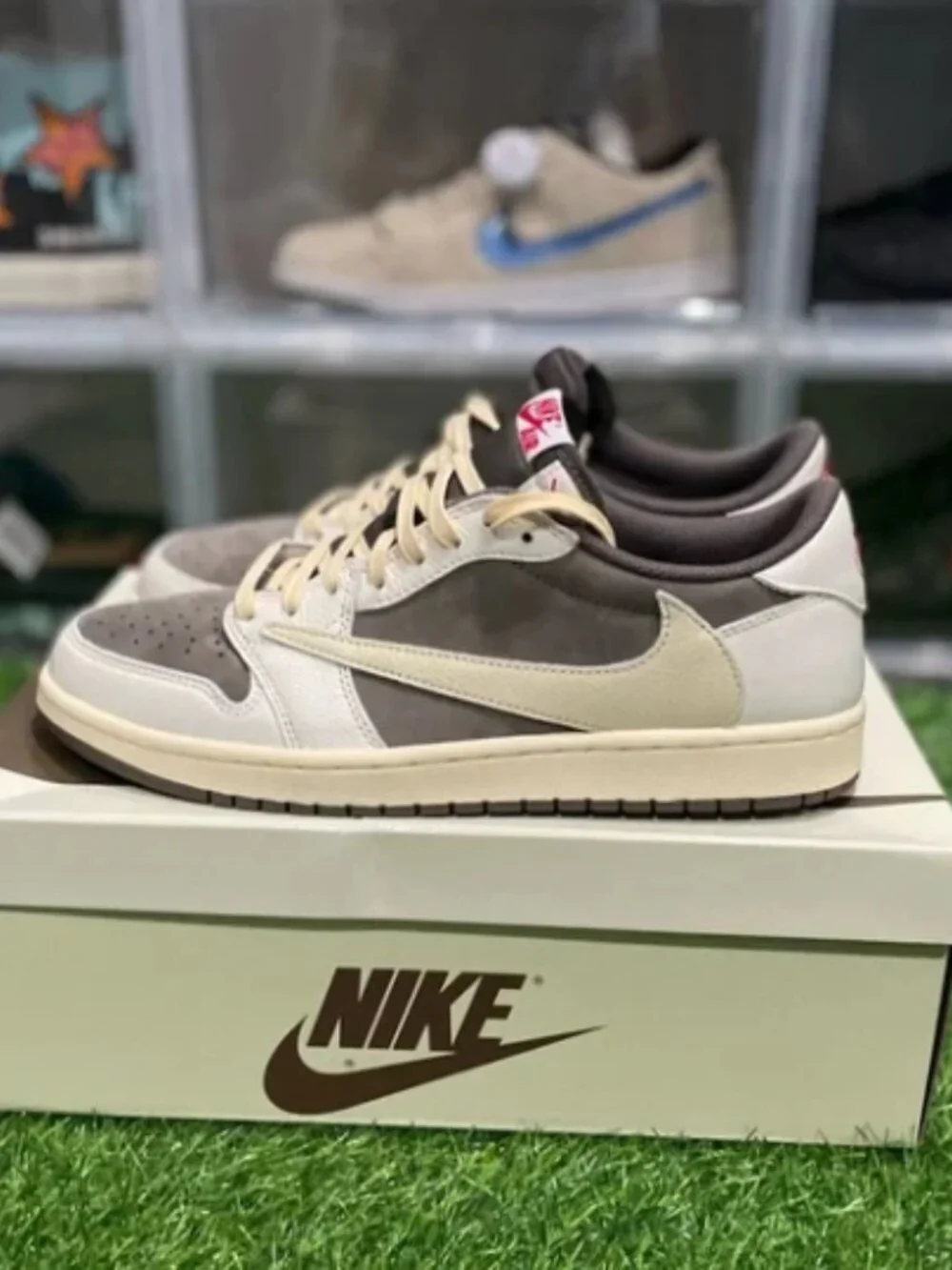 Jordan 1 Low Travis Scott Reverse Mocha Shoes